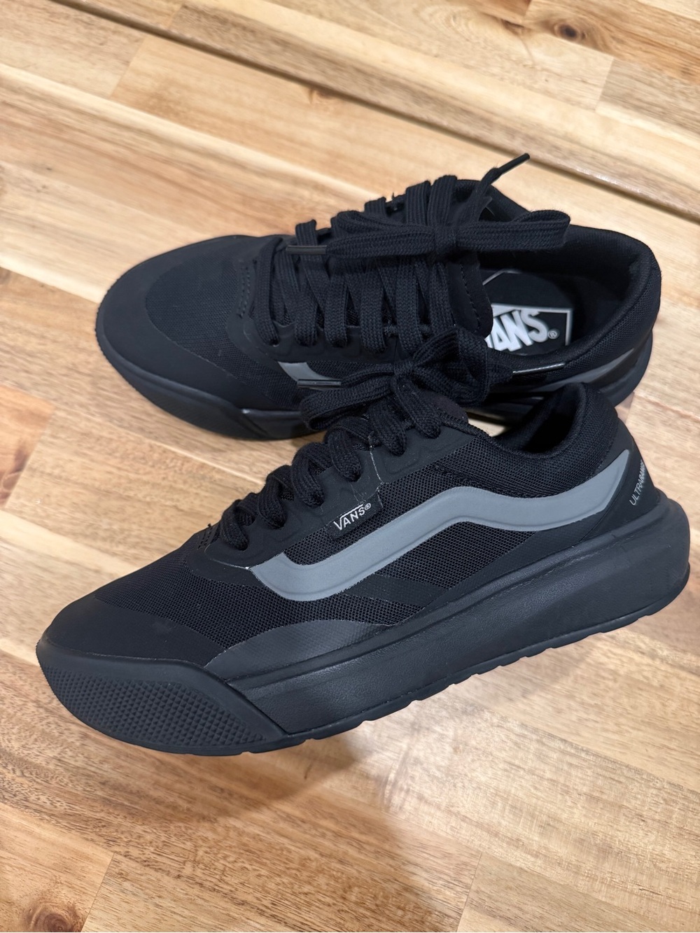 Vans UltraRange Women’s Black Sneakers with Gray Side Stripe
